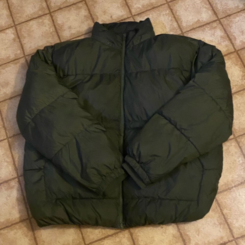 Dark green footlocker puffer